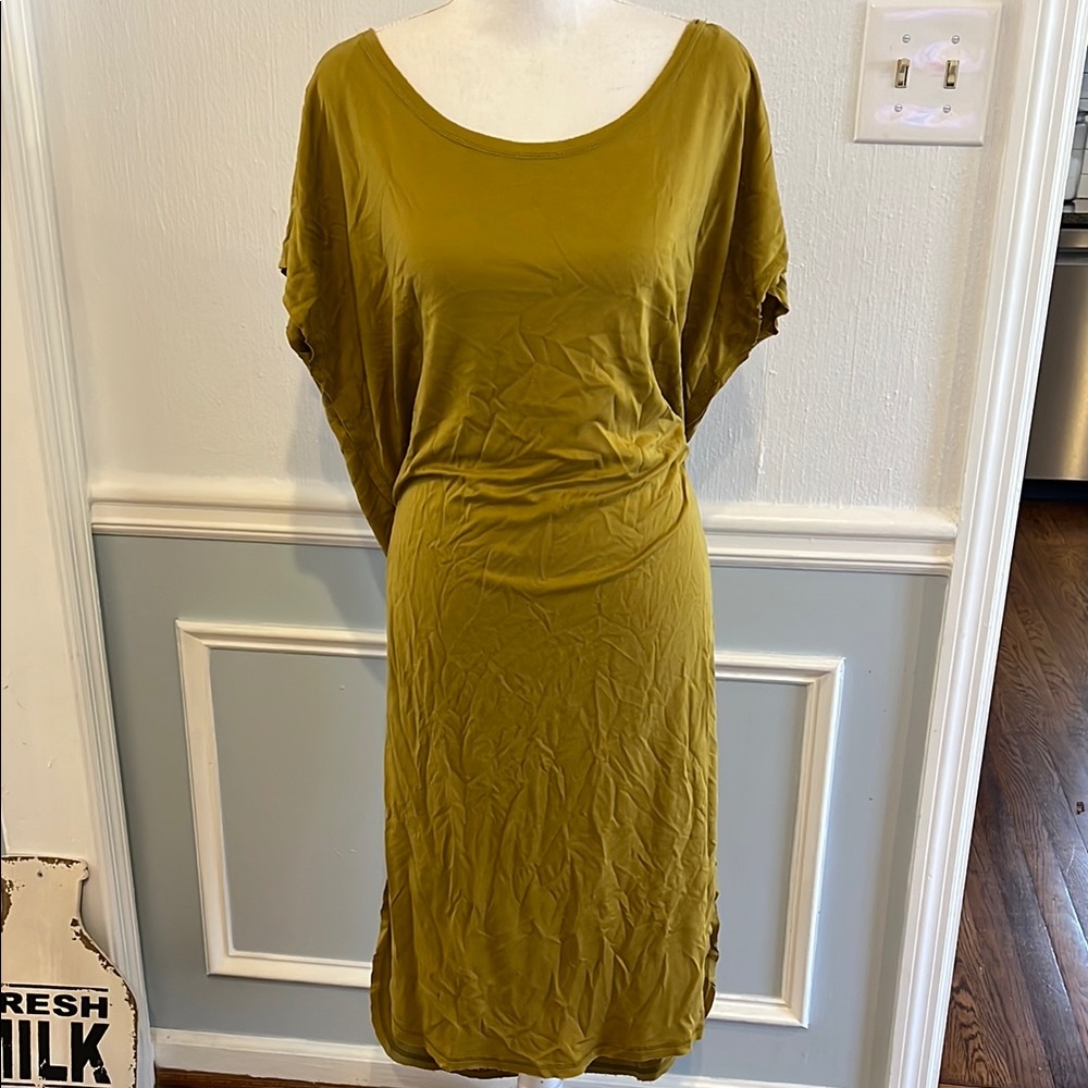 NWOT Chic Olive Green Midi Dress with Elegant Design Size M